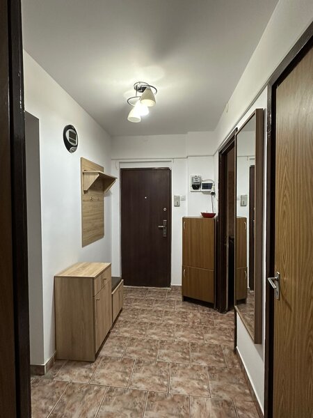 Liviu Rebreanu, apartament 4 camere, 2 gr. sanitare.