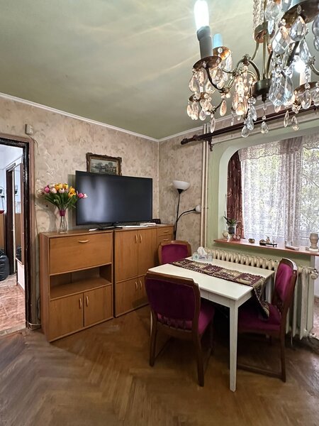 Liviu Rebreanu, apartament 4 camere, 2 gr. sanitare.