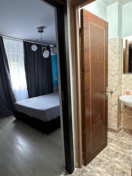 Liviu Rebreanu, apartament 4 camere, 2 gr. sanitare.