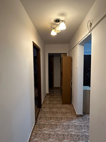 Liviu Rebreanu, apartament 4 camere, 2 gr. sanitare.