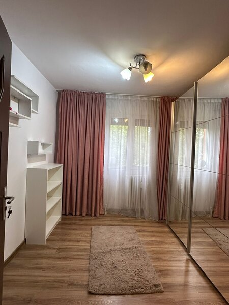 Liviu Rebreanu, apartament 4 camere, 2 gr. sanitare.